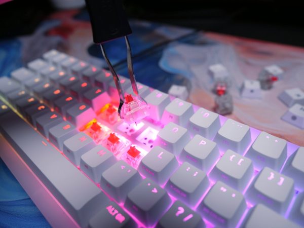 CHERRY Mechanical Gaming Keyboard WH White 65% Hot-Swappable-2